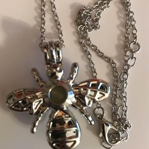 Silver bee pendant on chain necklace
